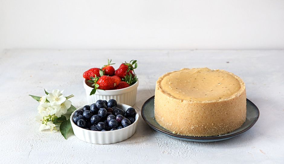 чизкейк с рикоттой перед украшением