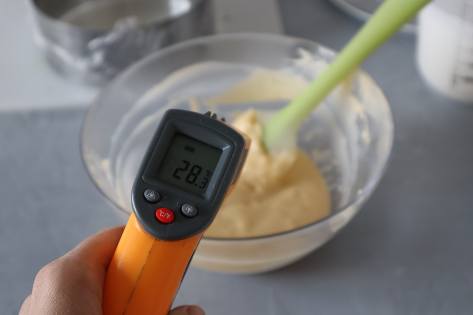 проверяем температуру заварного крема