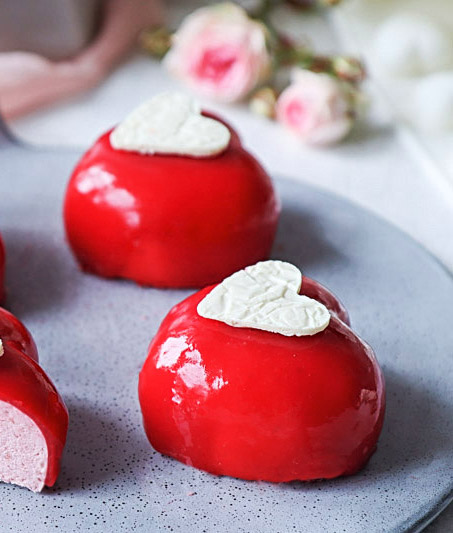 Пирожное клубника со сливками | Онлайн кондитерская школа. Кондитерские курсы Краснодар