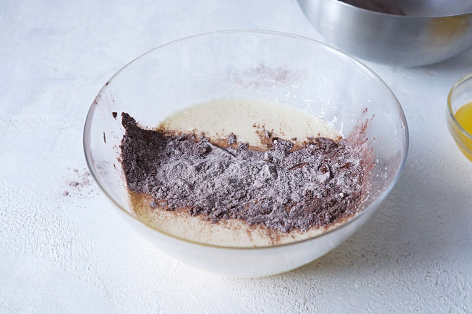 готовим шоколадный бисквит